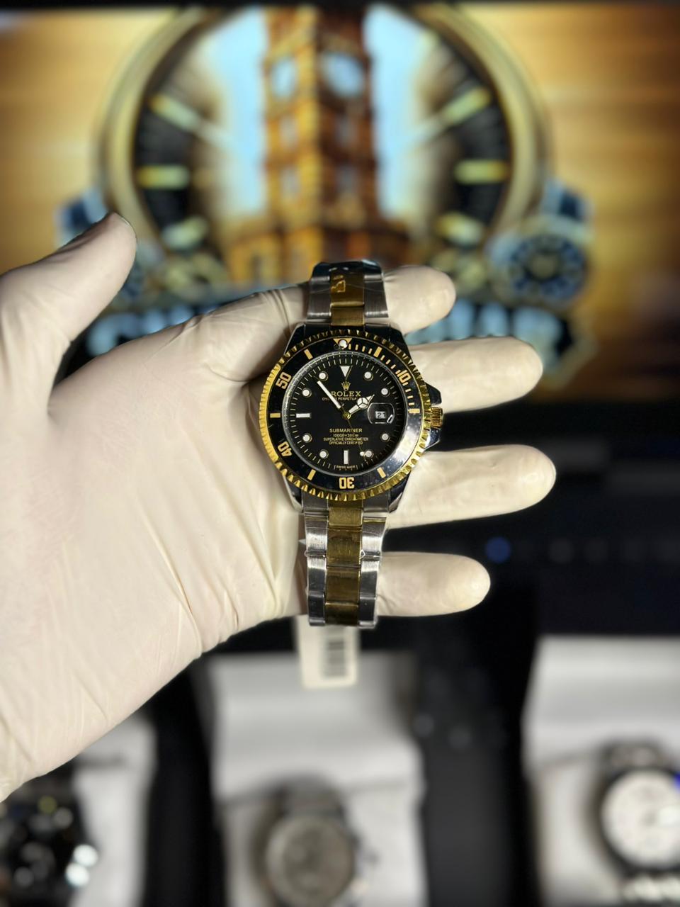 GOLDEN ROTATING DIAL ROLEX
