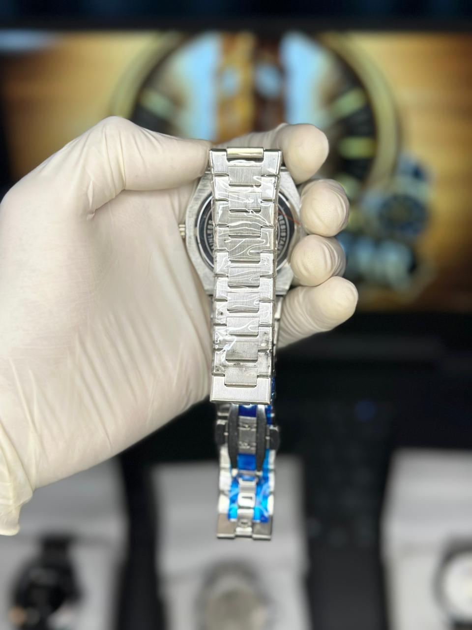 GOLDEN DIAL AURA WATCHES